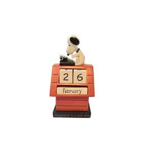 Snoopy Perpetual Calendar Dog House Typewriter Happiness is a New Day Hallmark
